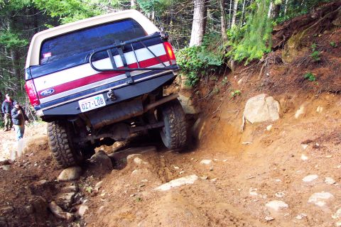 1996 Ford Bronco - Mike Going Down Mini Rubicon (11/6/2004)
