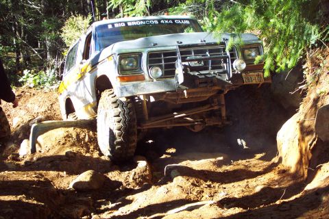 1996 Ford Bronco - Tony Attempting To Go Up Mini Rubicon (11/6/2004)
