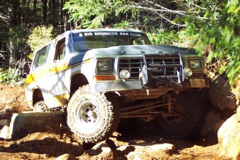 1996 Ford Bronco - Tony Attempting To Go Up Mini Rubicon (11/6/2004)