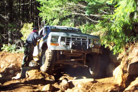 1996 Ford Bronco - Tony Attempting To Go Up Mini Rubicon (11/6/2004)