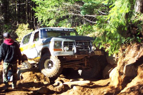 1996 Ford Bronco - Tony Attempting To Go Up Mini Rubicon (11/6/2004)