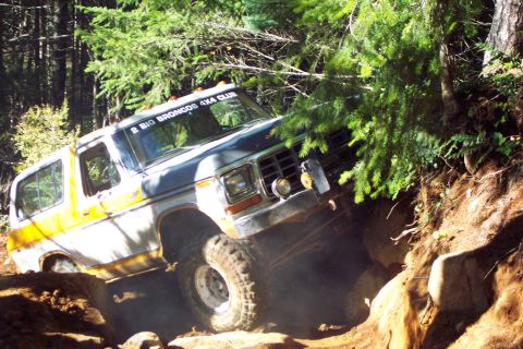 1996 Ford Bronco - Tony Attempting To Go Up Mini Rubicon (11/6/2004)