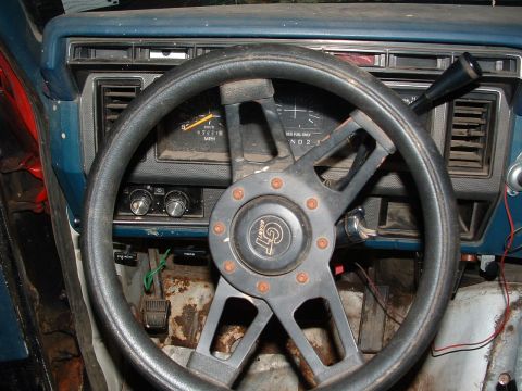 1984 Ford Bronco - ultra cool steering wheel