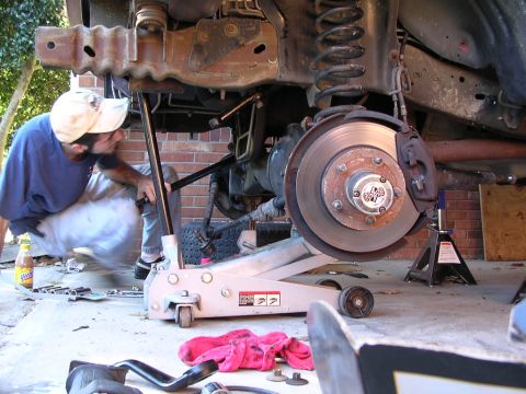 1995 Ford Bronco - Starting on the front end