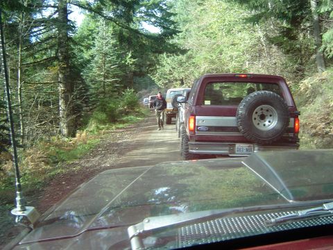 1989 Ford Bronco - Lined up, ready to hit the first trail