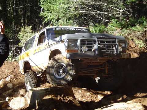 1989 Ford Bronco - Tony comin back up