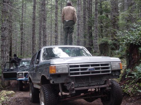 1987 Ford Bronco - huh, i found it funny to find zach ontop my rig.