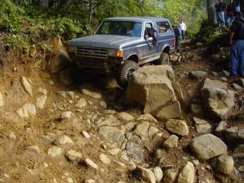 1987 Ford Bronco - lineing up