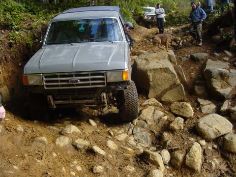 1987 Ford Bronco - yeah 33s suck