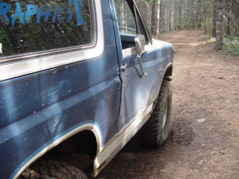 1987 Ford Bronco - Next day, rode with todd, this was after he flew into a tree at the end of the obsticle, window's gone.