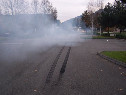 2001 Ford Crown Victoria - Again, after Ana's burnout...and just before the owner comes out to ask "Whats all this smoke, where did it come from?"