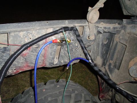 1981 Ford Bronco - bought this today at the Stereo Shop 25 bucks for the holder and the 150A fuze. Not bad for some bling too.