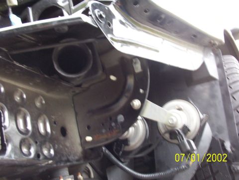 2003 Ford Taurus - The image shows the internal structure of a vehicle's front end, including horns and bracing, with a date stamp of 07/01/2002.
