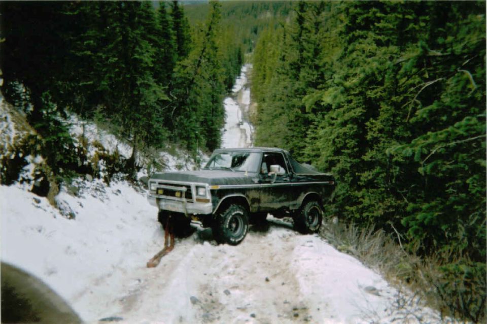 Boy did I want my winch here! It was back at the shop waiting for it's bumper.