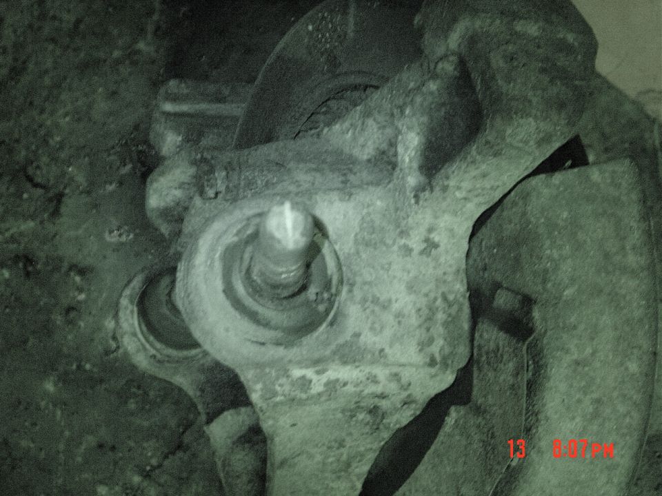 D44 8-lug knuckles, close-up view
