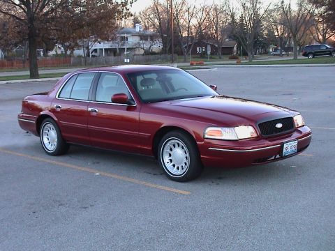 2000 Ford Crown Victoria - November 13, 2004 - 01