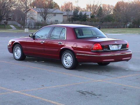 2000 Ford Crown Victoria - November 13, 2004 - 05