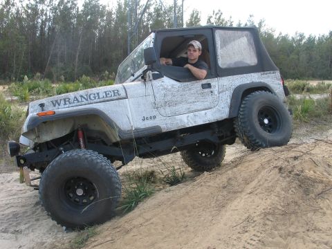 1992 Ford Bronco - testing the flex and locker