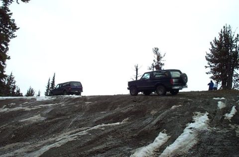 1995 Ford Bronco - I was going to pass on this hill as it was pretty steep with a cliff at the top but Bruce did it so...