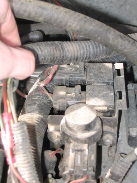 1988 Ford Bronco - TAD/TAB sensor located towards back. both connectors are slightly different so once again only plug into one place