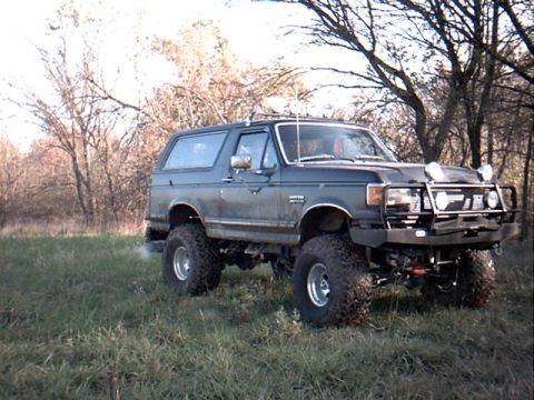 1990 Ford Bronco - Same place just different view.