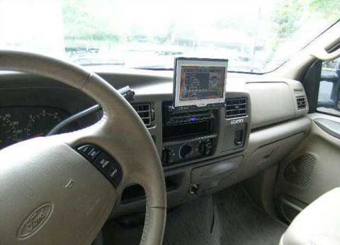 2000 Ford Excursion photo