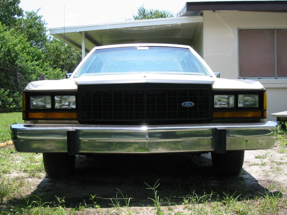 1985 Ford LTD Crown Victoria in 2004