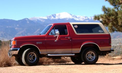 1989 Ford Bronco - Pikes Peak in the background