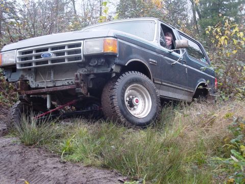1987 Ford Bronco - poser