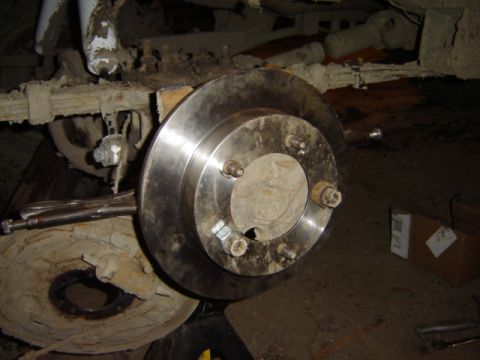 1992 Ford Bronco - brakesnot done yet in next few pics. spacer not welded to bracket(nut acting as a temp spacer) and spacer inbtween housing and bearing reta…