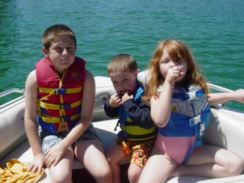 1986 Ford Bronco - kids in the boat