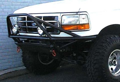 1995 Ford Bronco - Here's a shot of the front bumper
