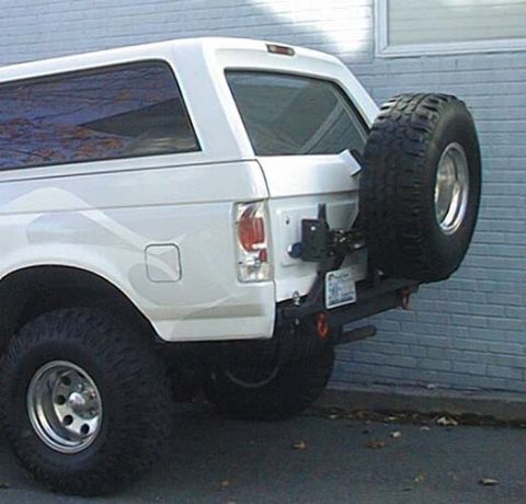 1995 Ford Bronco - bumper and tire rack in closed position