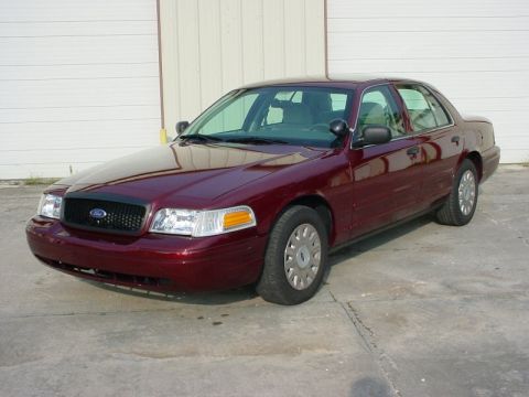 2004 Ford Crown Victoria photo