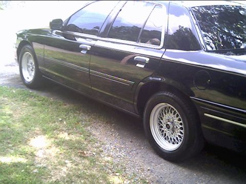 1999 Ford Crown Victoria photo