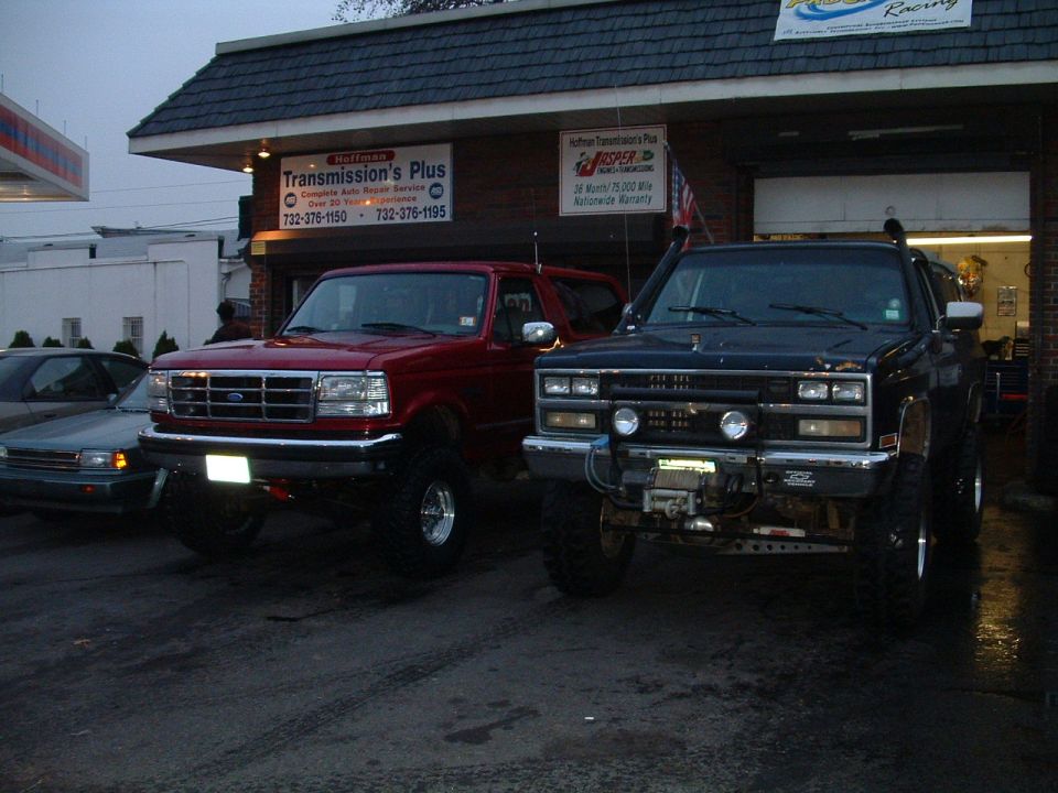 1994 Ford Bronco front view, red, lifted