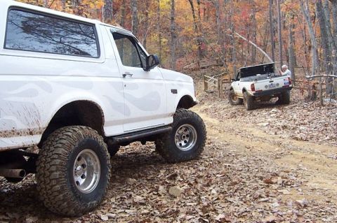 1995 Ford Bronco - closer shot