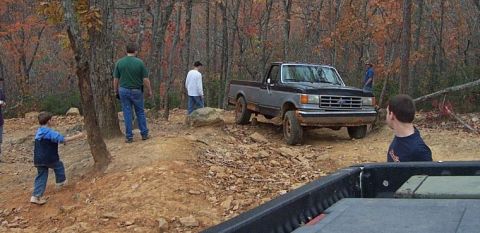1995 Ford Bronco - The BIG surprise of the day...this freakin truck just plowed over everything...long wheelbase allowed him to just GIT-R-DONE
