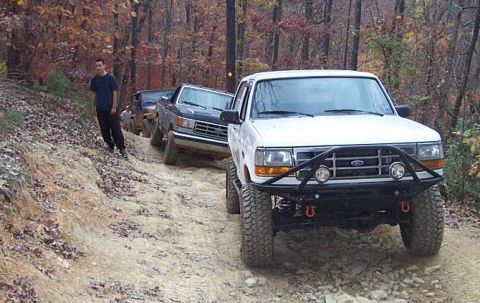 1995 Ford Bronco - Stopping to catch our breath before the hill climb on rocky mountain loop