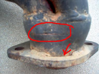 1988 Ford Bronco - This crack is real easy to see. Such a bummer.
