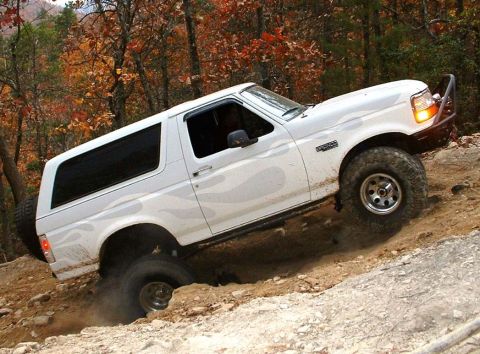 1995 Ford Bronco - flex and traction break