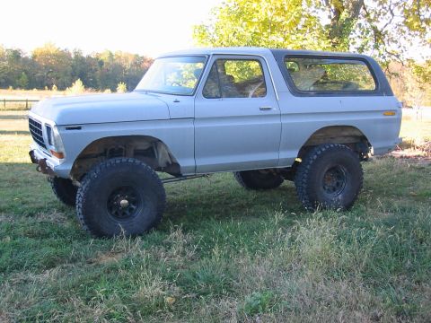1992 Ford Bronco photo