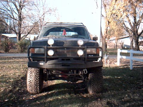 1990 Ford Bronco - I spent 2 or 3 hours cleaning the inside out from the trip. Shes spotless. I left the outside dirty for now. It will be a chore.