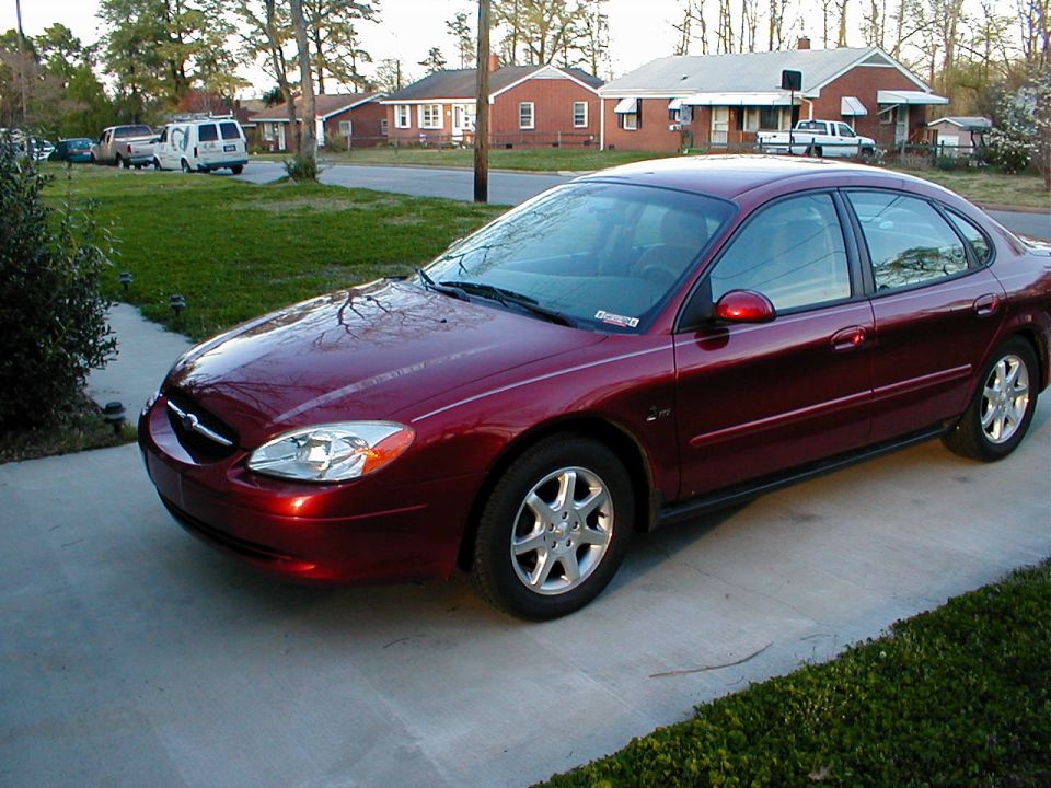2000 Ford Taurus “boominbull”