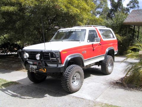 1982 Ford Bronco - The Bronc in 2003 after the 3" body lift, new front coils & new rear leaves. With 35" tyres.