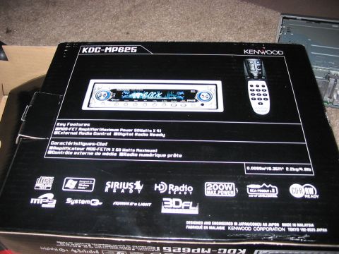 1988 Ford Bronco - Box for a Kenwood KDC-MP626 car stereo, showing product features and a remote control.