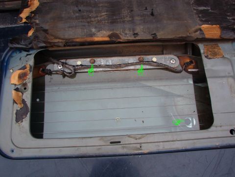 1983 Ford Bronco - This is the optimum location for the glass since you have access to all the fasteners to remove the regulator in this position. The other s…