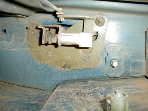 1983 Ford Bronco - This is the safety interlock switch Motorcraft SW5163 (possibly also Standard SLS66 ) on the driver's latch that prevents the motor from op…