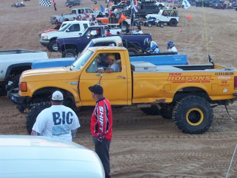 2000 Ford F-450 - Joey and Darren letting the trucks cool down