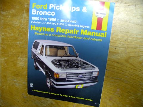 1986 Ford Bronco - Why am I showing you an updated copy of the Haynes ? Because I had to buy a second copy, miles from home as mine wasn't with me. Now this c…